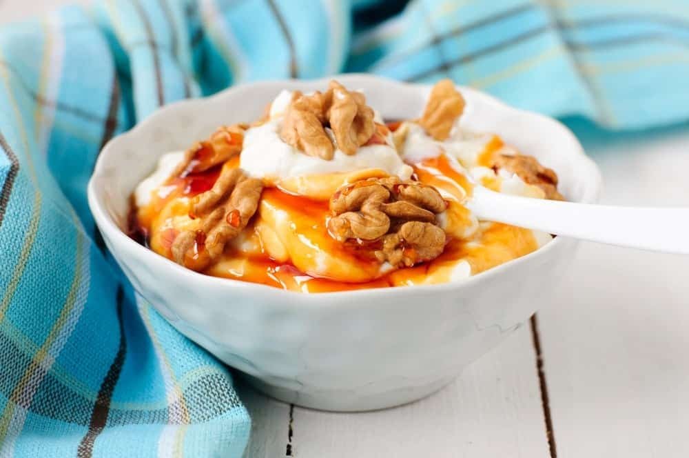 greek yogurt with nuts and seeds